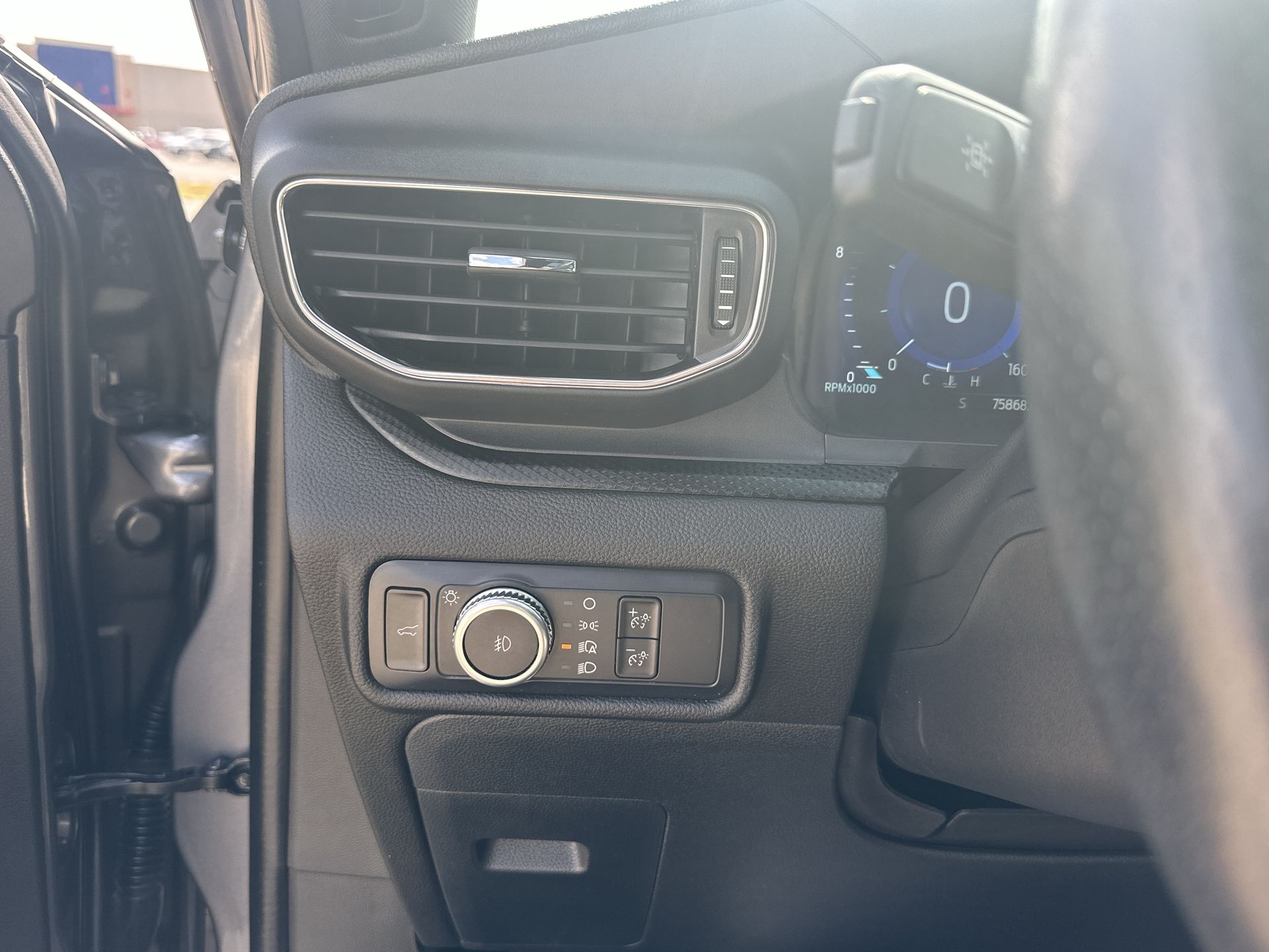 2022 Ford Explorer ST photo 15