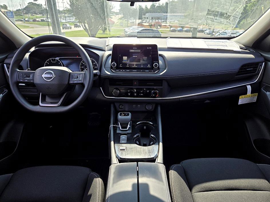 2025 Nissan Rogue S photo 8