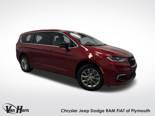 2026 Chrysler Pacifica Limited's photo