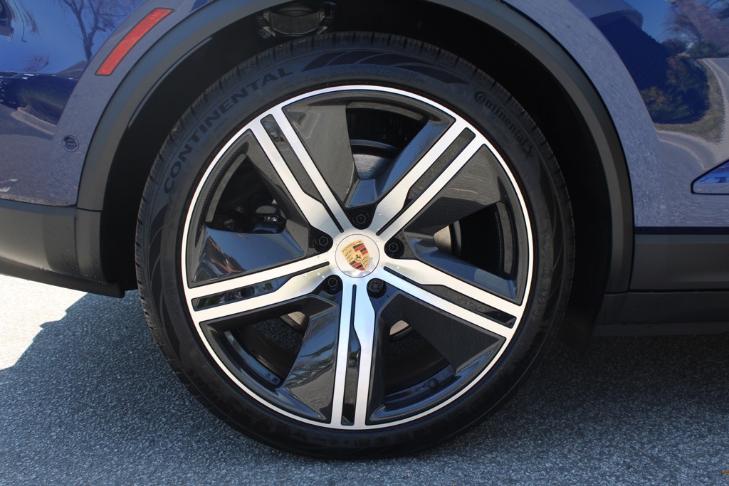 2025 Porsche Macan Electric photo 13
