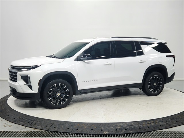 2024 Chevrolet Traverse photo 3