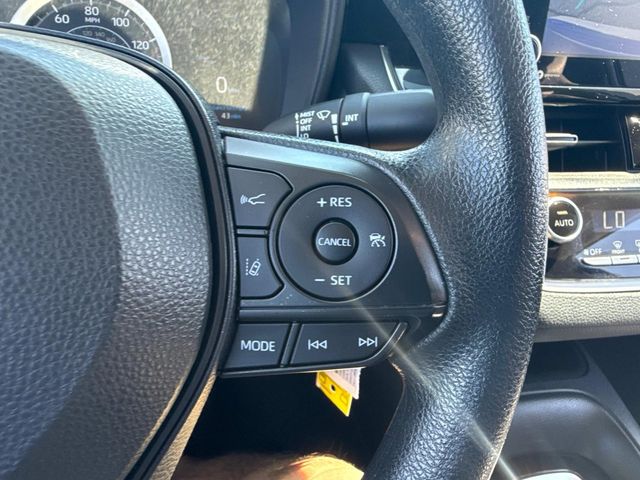 2021 Toyota Corolla LE photo 24