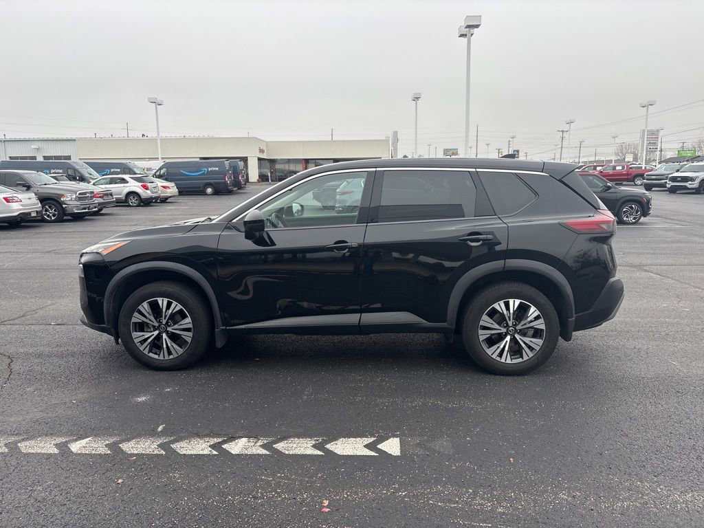 2021 Nissan Rogue SV photo 2