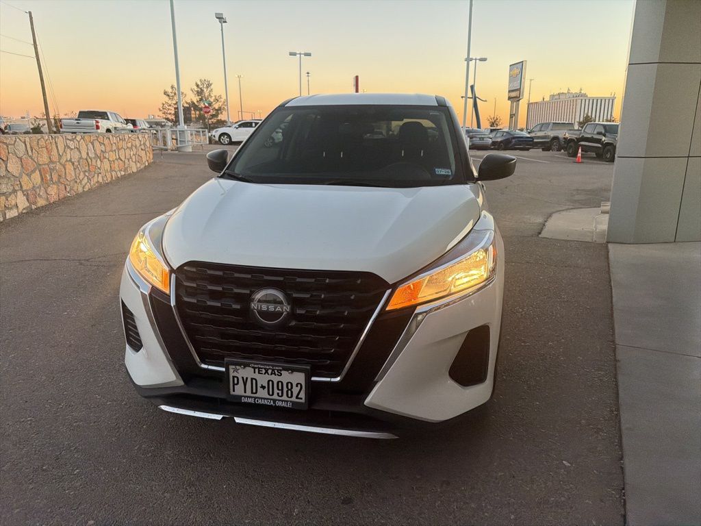 2022 Nissan Kicks S photo 4