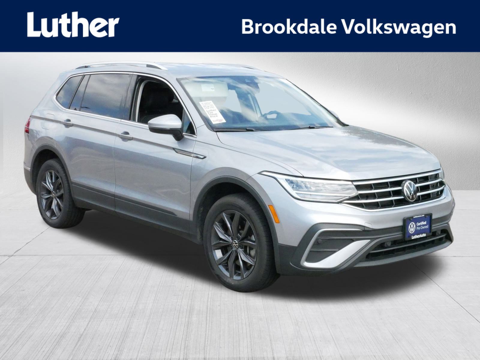 2024 Volkswagen Tiguan SE's photo