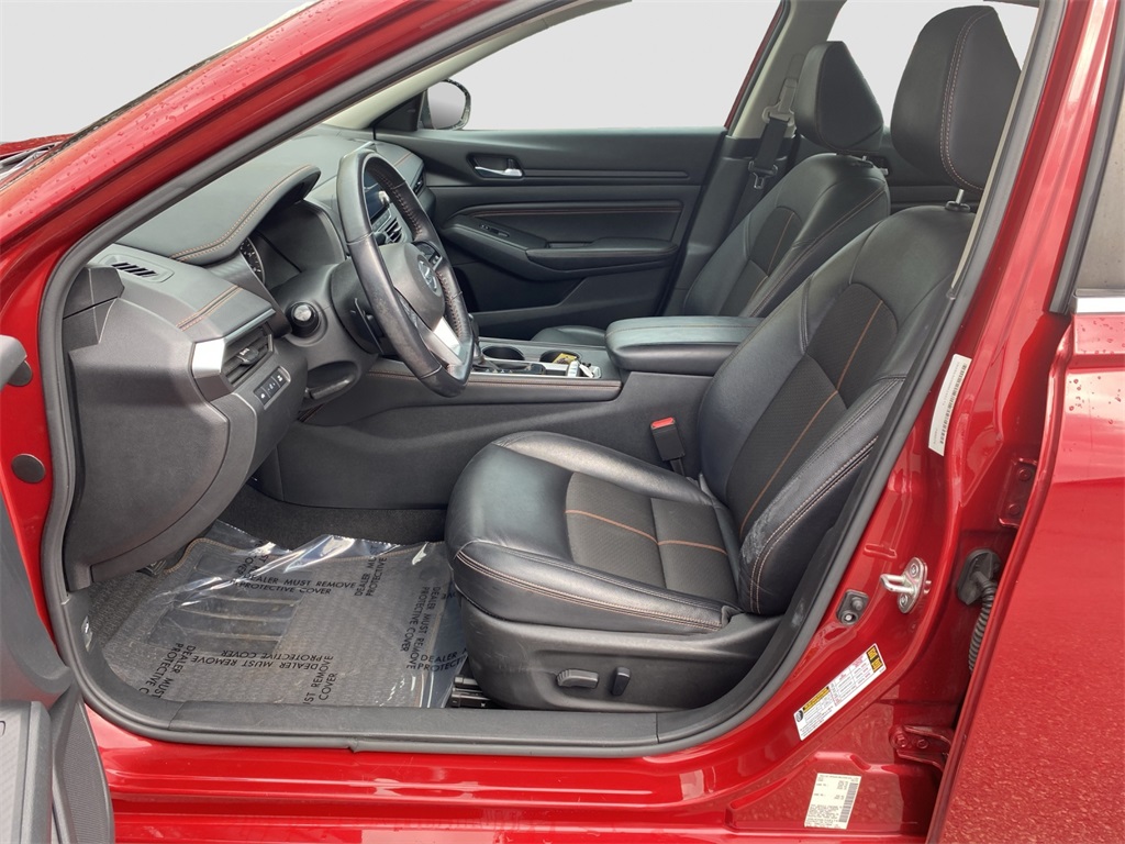 2021 Nissan Altima 2.5 SR photo 11