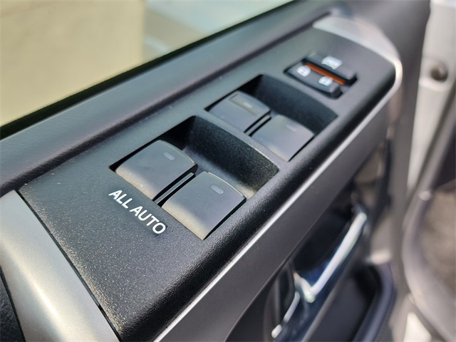 2024 Toyota 4Runner SR5 Premium photo 9