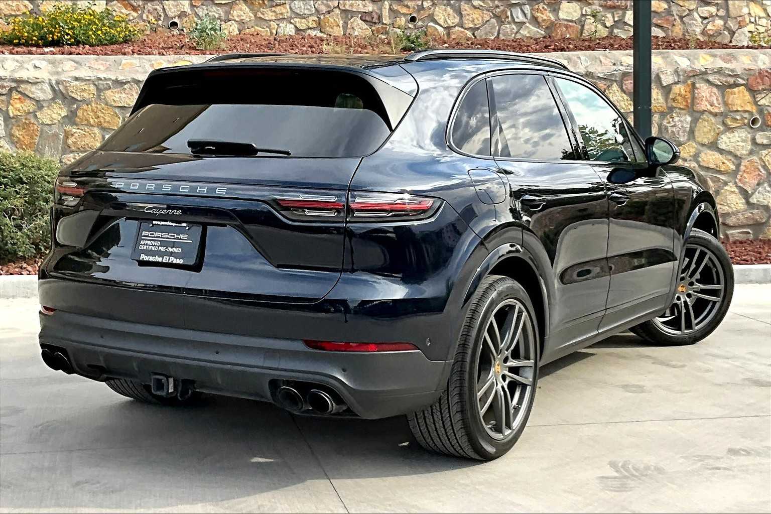 2023 Porsche Cayenne Turbo photo 6