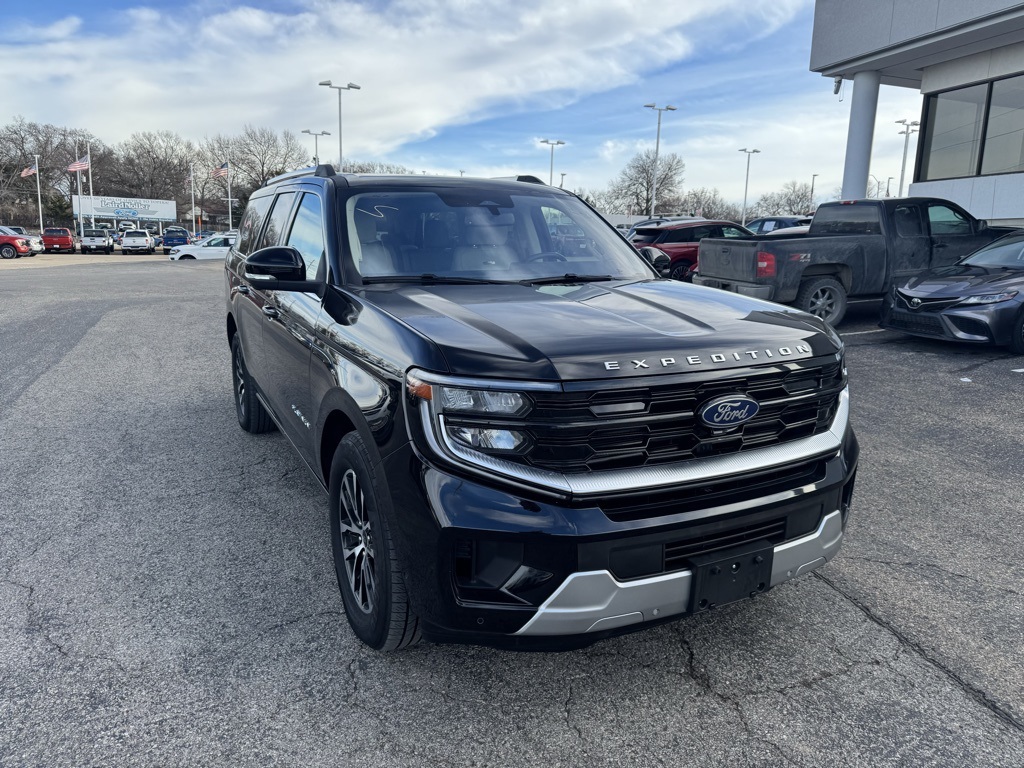 2025 Ford Expedition Platinum's photo