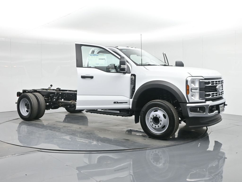 2025 Ford F-550 Chassis XL
