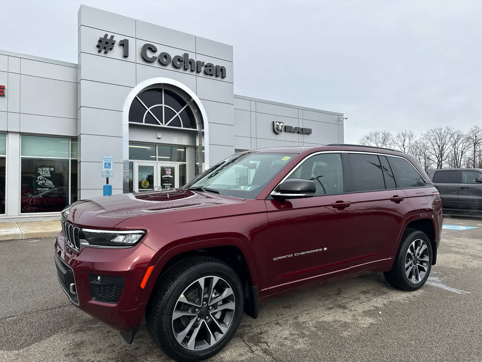 2025 Jeep Grand Cherokee Overland's photo