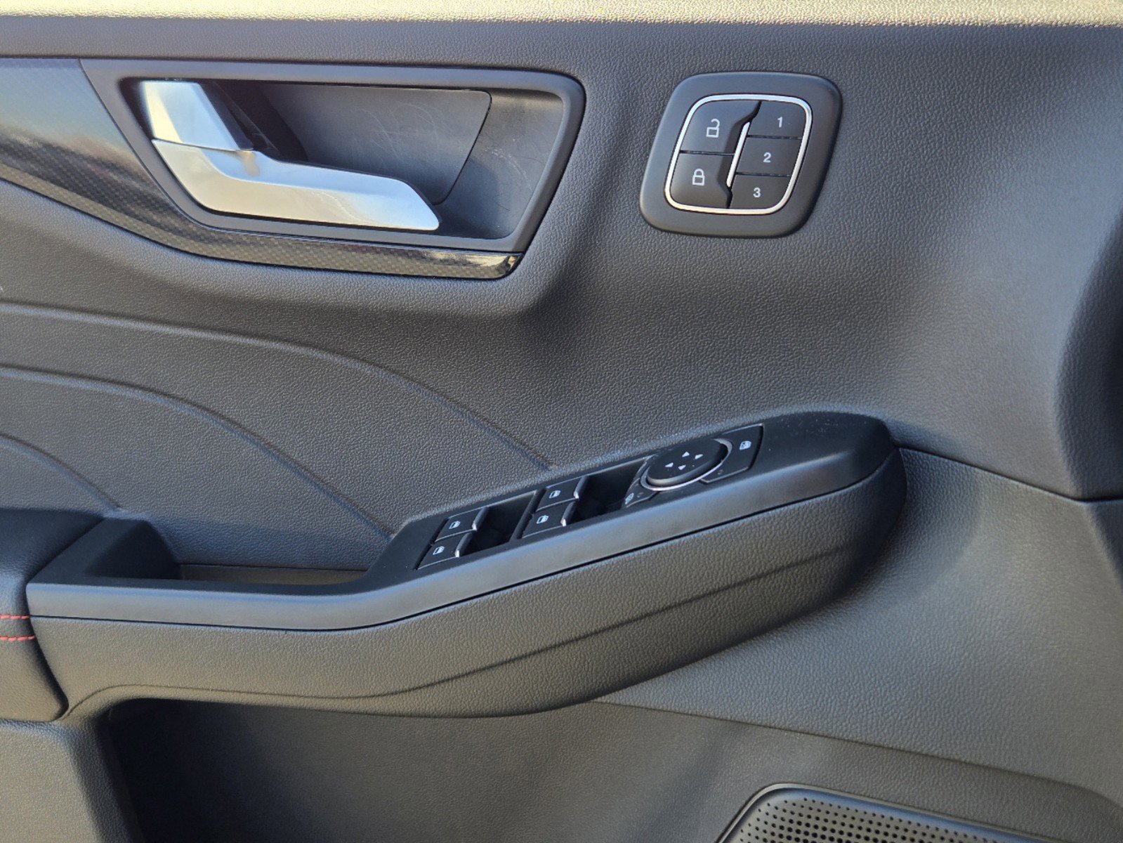 New 2024 Carbonized Gray Metallic Ford ST-Line Select image 17
