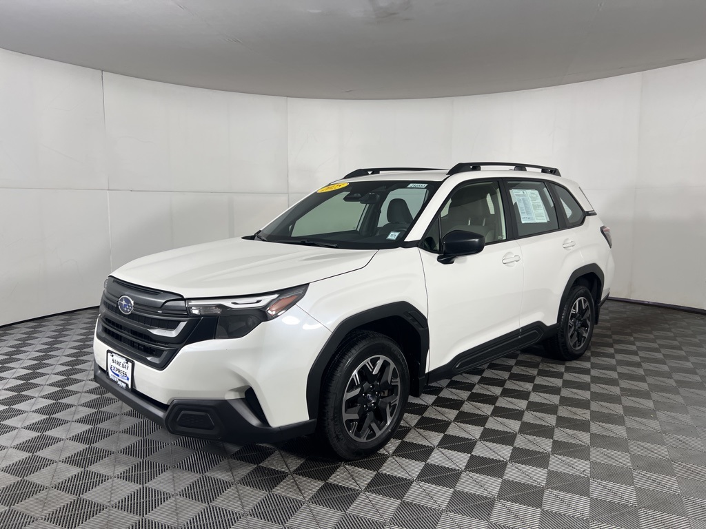 2025 Subaru Forester Base photo 11