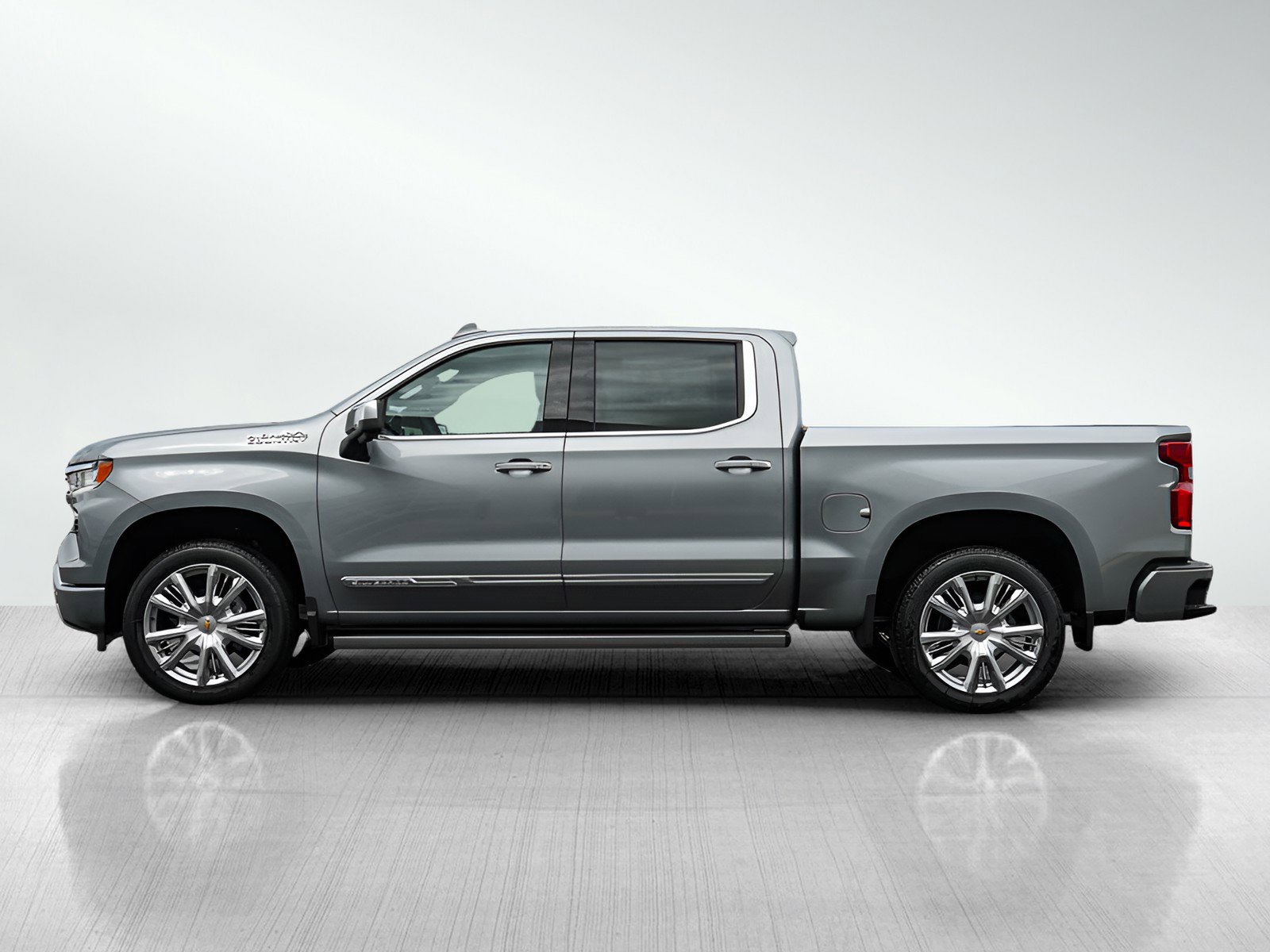 2025 Chevrolet Silverado 1500 High Country photo 3