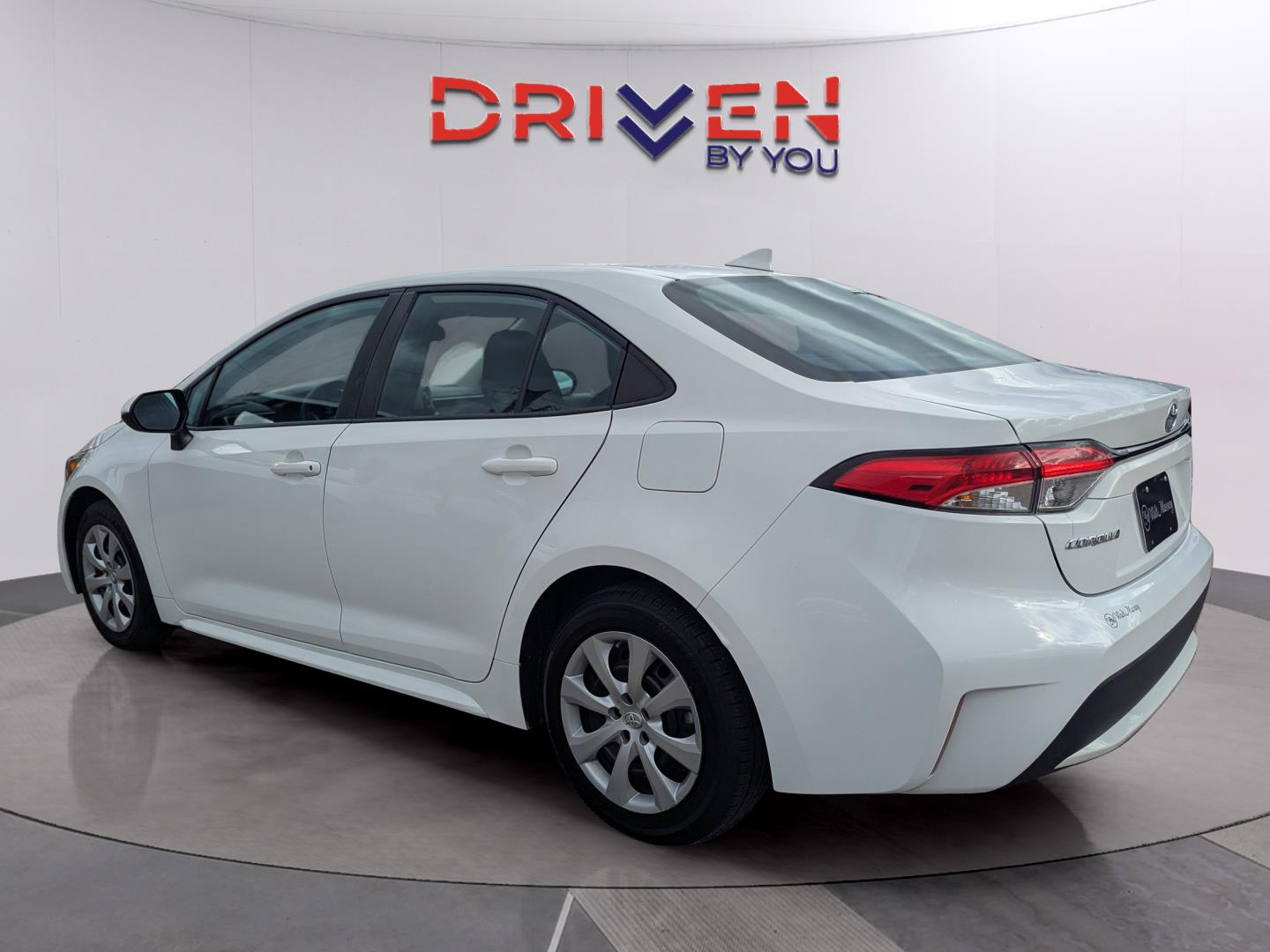 2022 Toyota Corolla LE photo 3