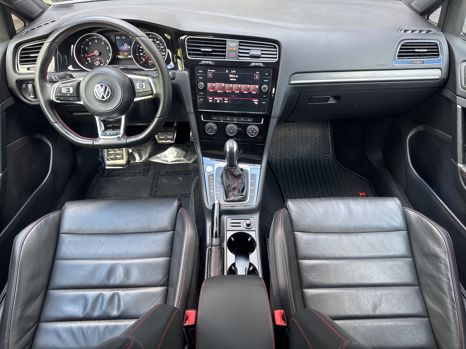 2020 Volkswagen Golf GTI SE photo 2
