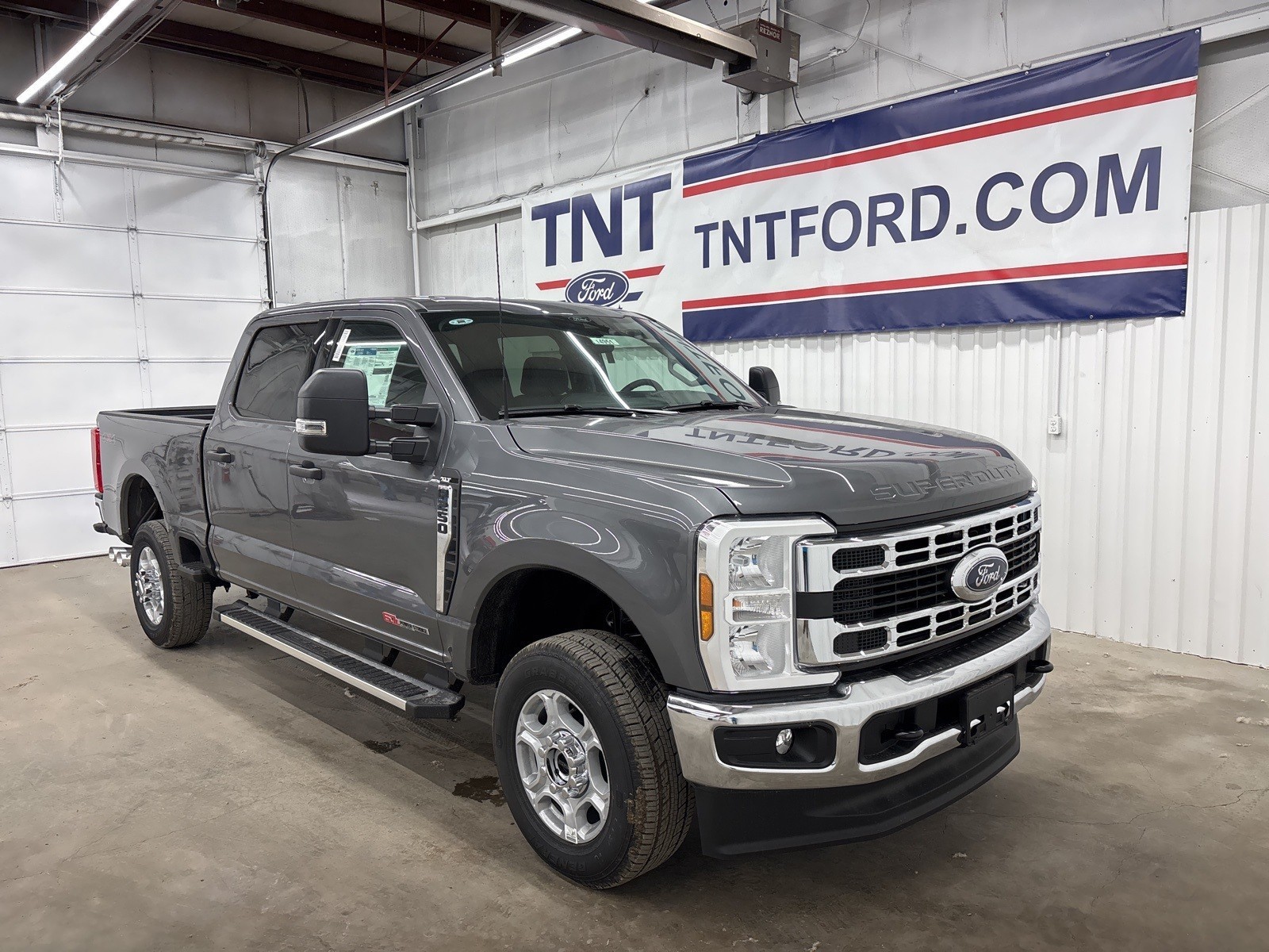 2025 Ford F-250 XLT photo 2