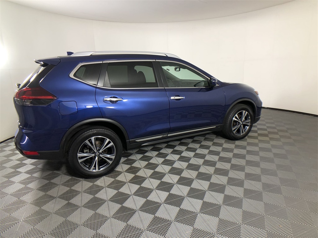 2018 Nissan Rogue SL photo 2