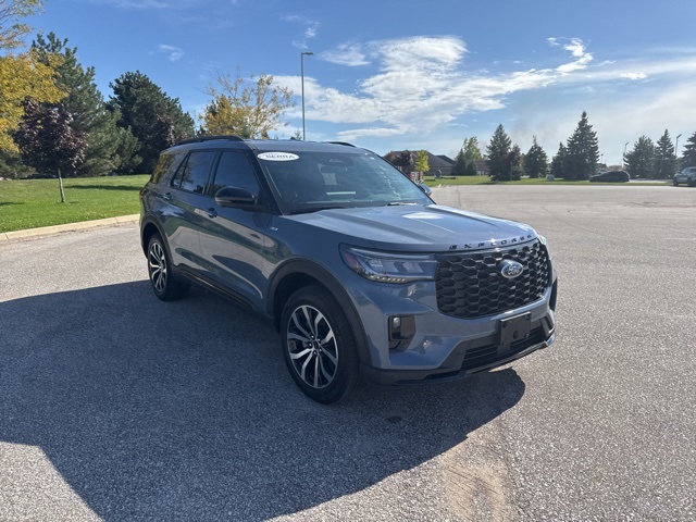 2025 Ford Explorer ST-Line photo 3