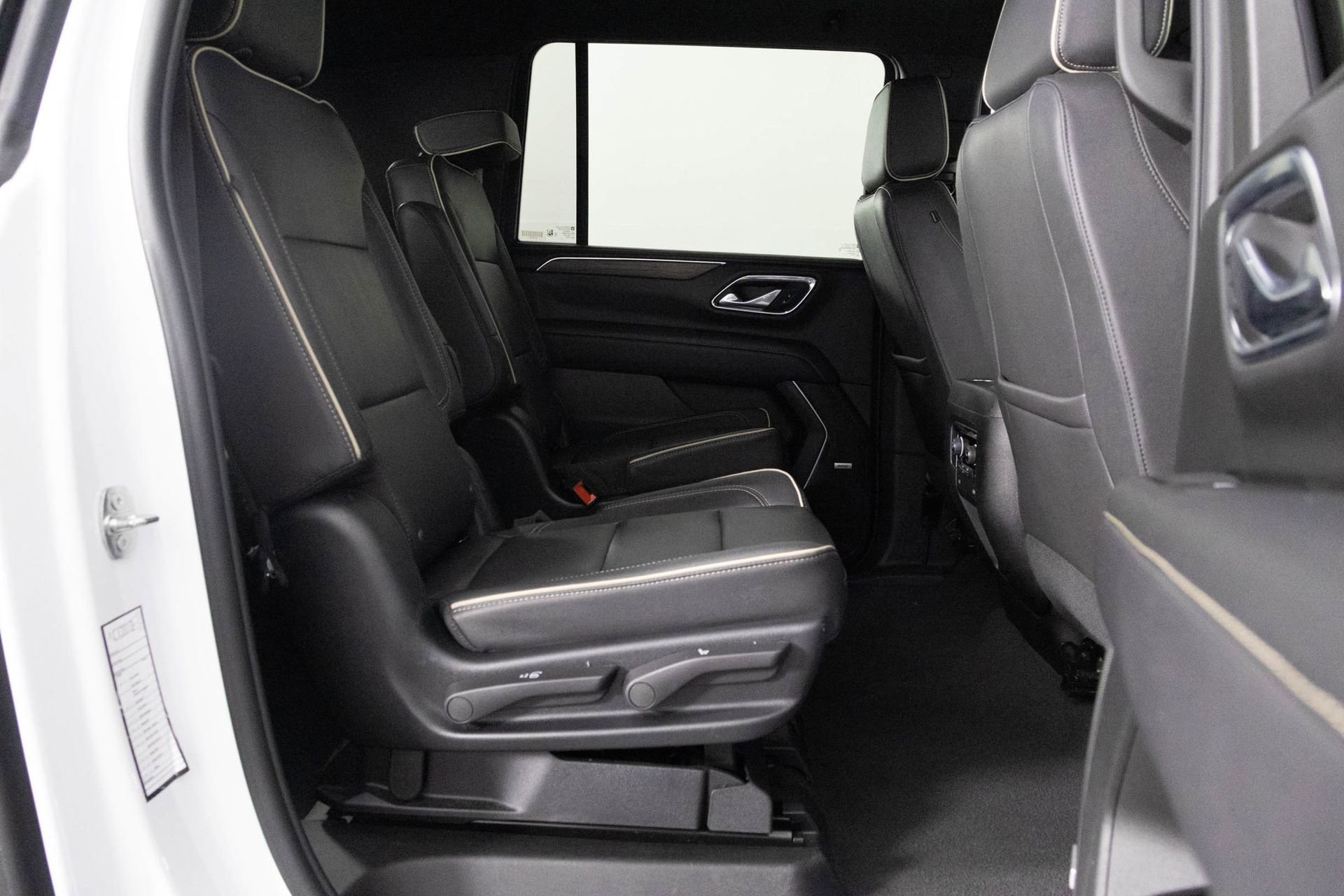2023 Chevrolet Suburban Premier photo 24