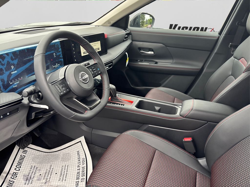 2025 Nissan Kicks SR photo 7