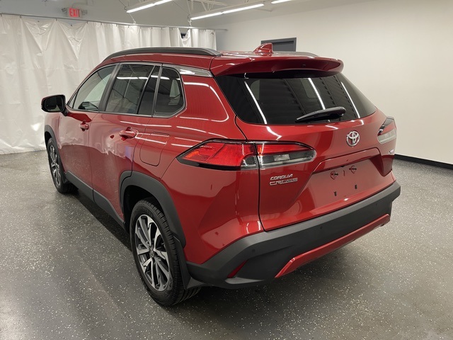 2022 Toyota Corolla Cross XLE photo 3