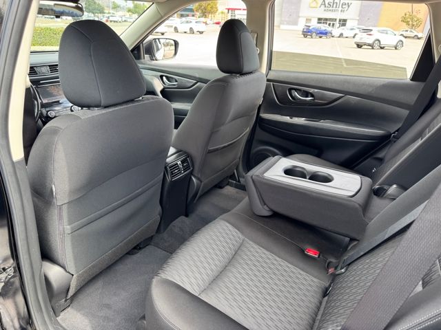 2020 Nissan Rogue SV photo 17