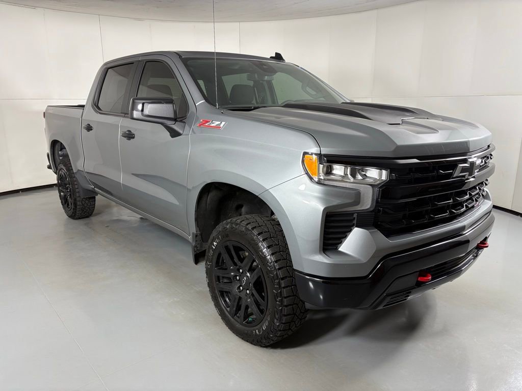 2024 Chevrolet Silverado 1500 LT Trail Boss photo 2