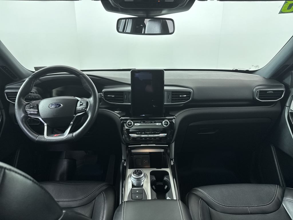2023 Ford Explorer ST photo 2