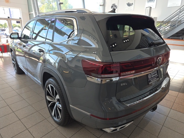 2025 Volkswagen Atlas SEL Premium R-Line photo 6