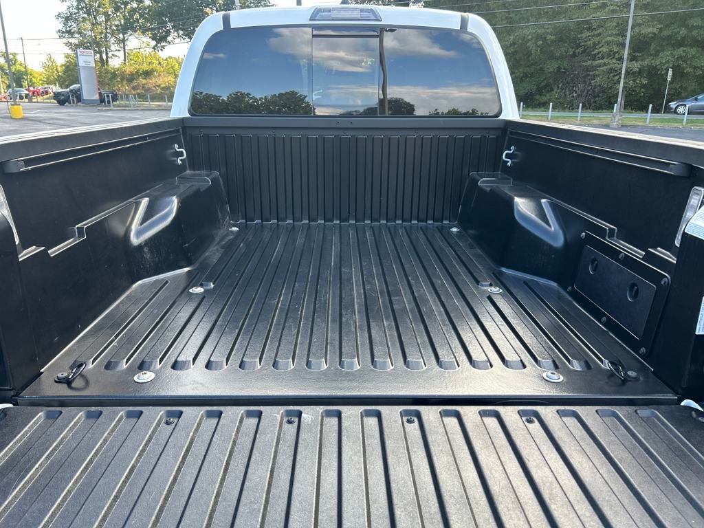 2022 Toyota Tacoma SR5 photo 22