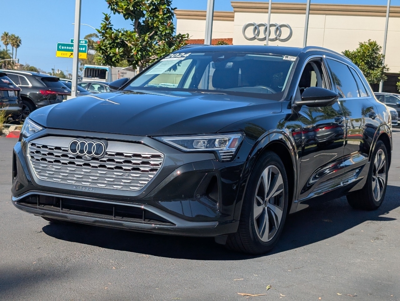 2024 Audi Q8 E-tron Premium Plus photo 4