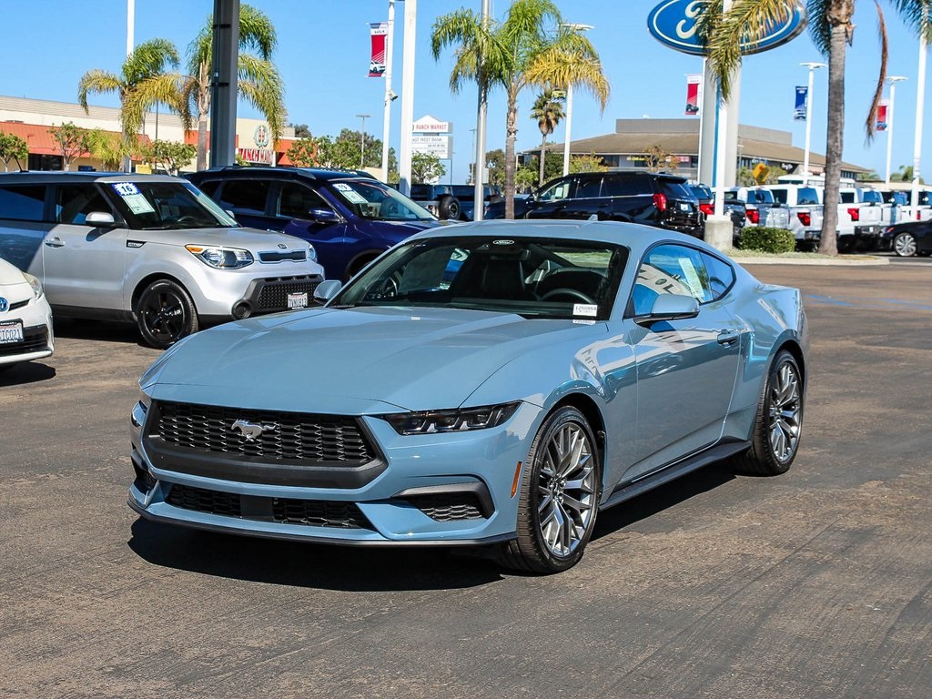 2025 Ford Mustang EcoBoost Premium photo 3