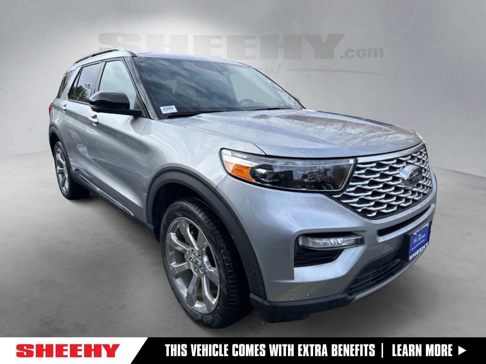 2020 Ford Explorer Platinum's photo