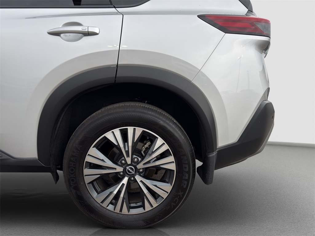 2022 Nissan Rogue SV photo 23