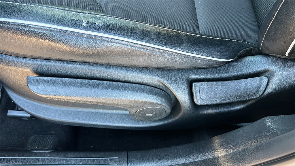 2022 Kia Forte GT-Line photo 9