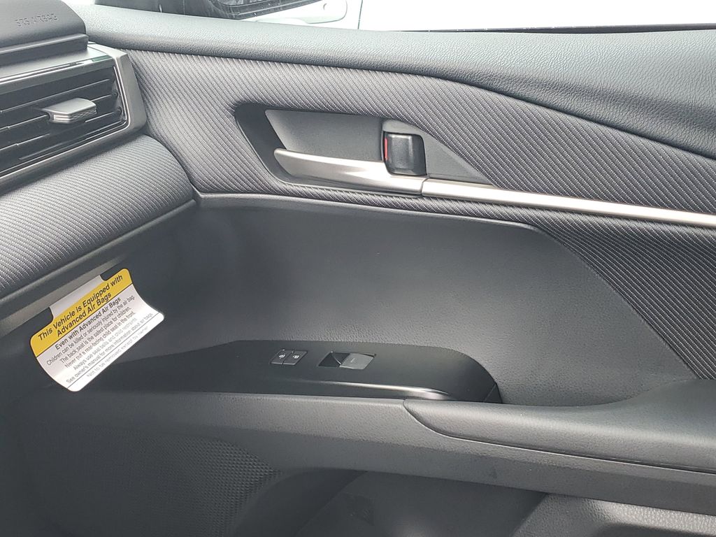 2025 Toyota Camry SE photo 20