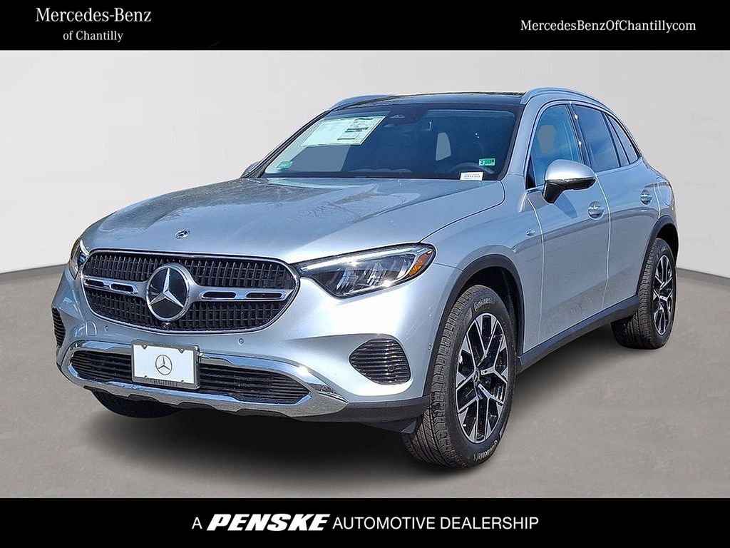 2025 Mercedes-Benz GLC Base's photo