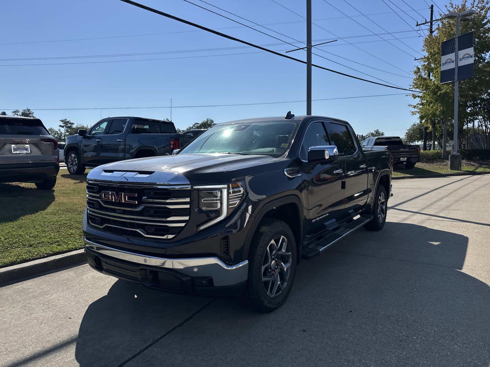 2026 Gmc Sierra SLT photo 3