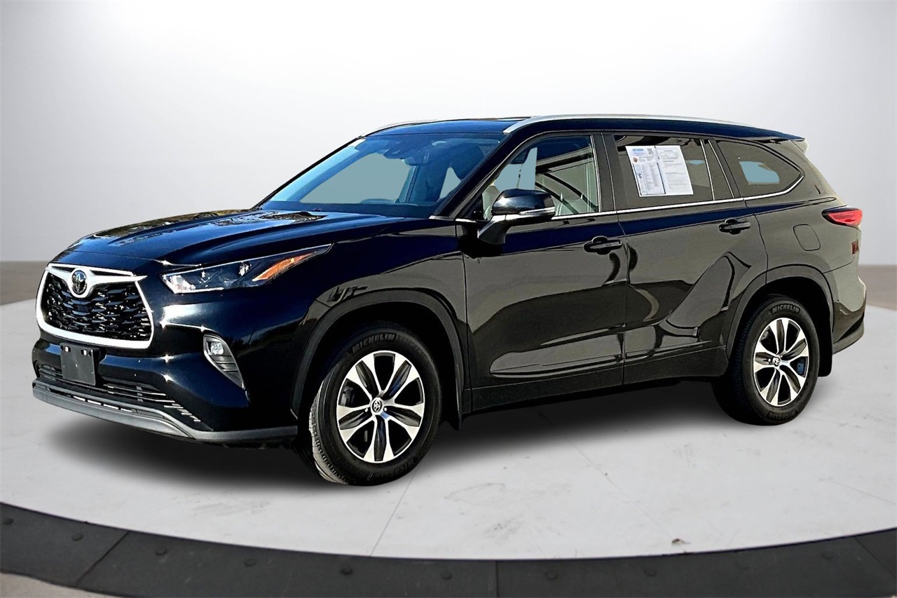 2023 Toyota Highlander XLE photo 4