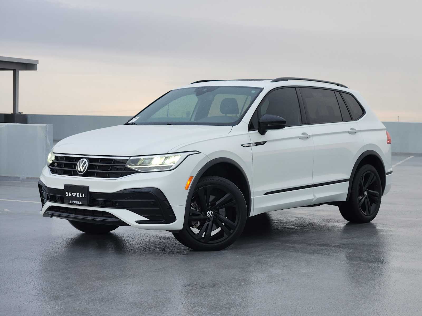 2023 Volkswagen Tiguan SE R-LINE BLACK
