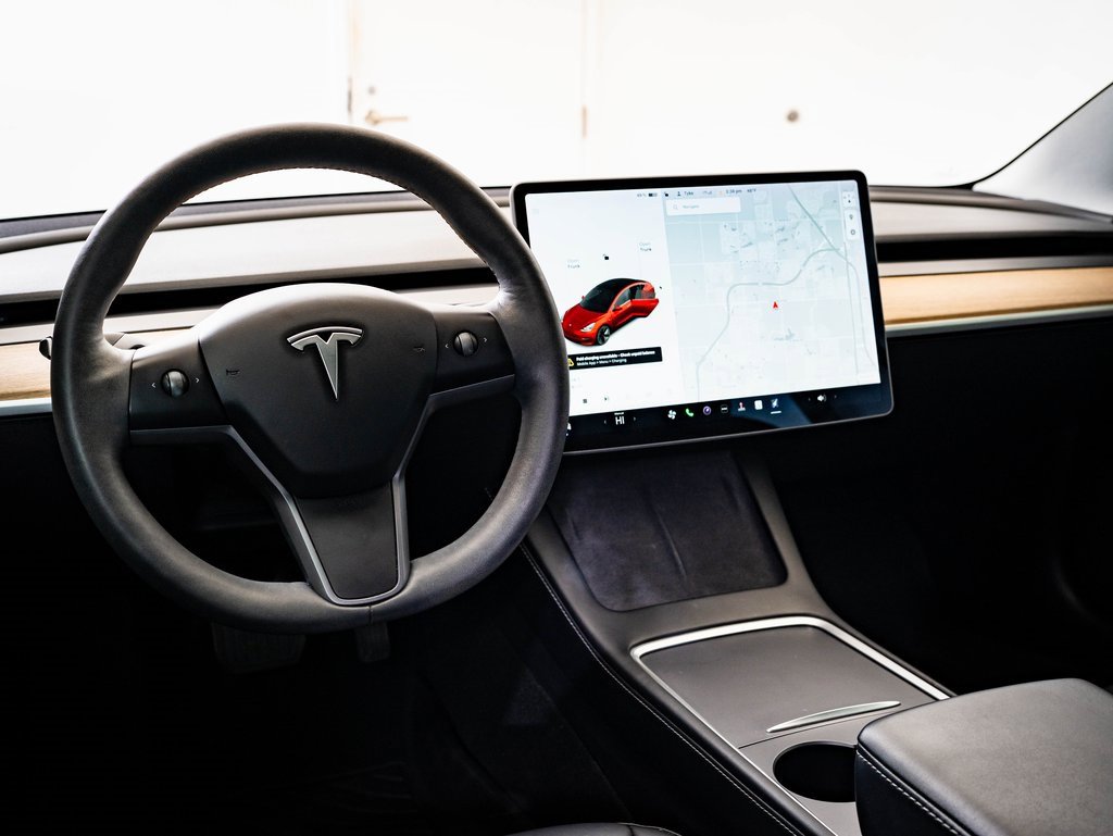 2021 Tesla Model 3 Standard Range Plus photo 3