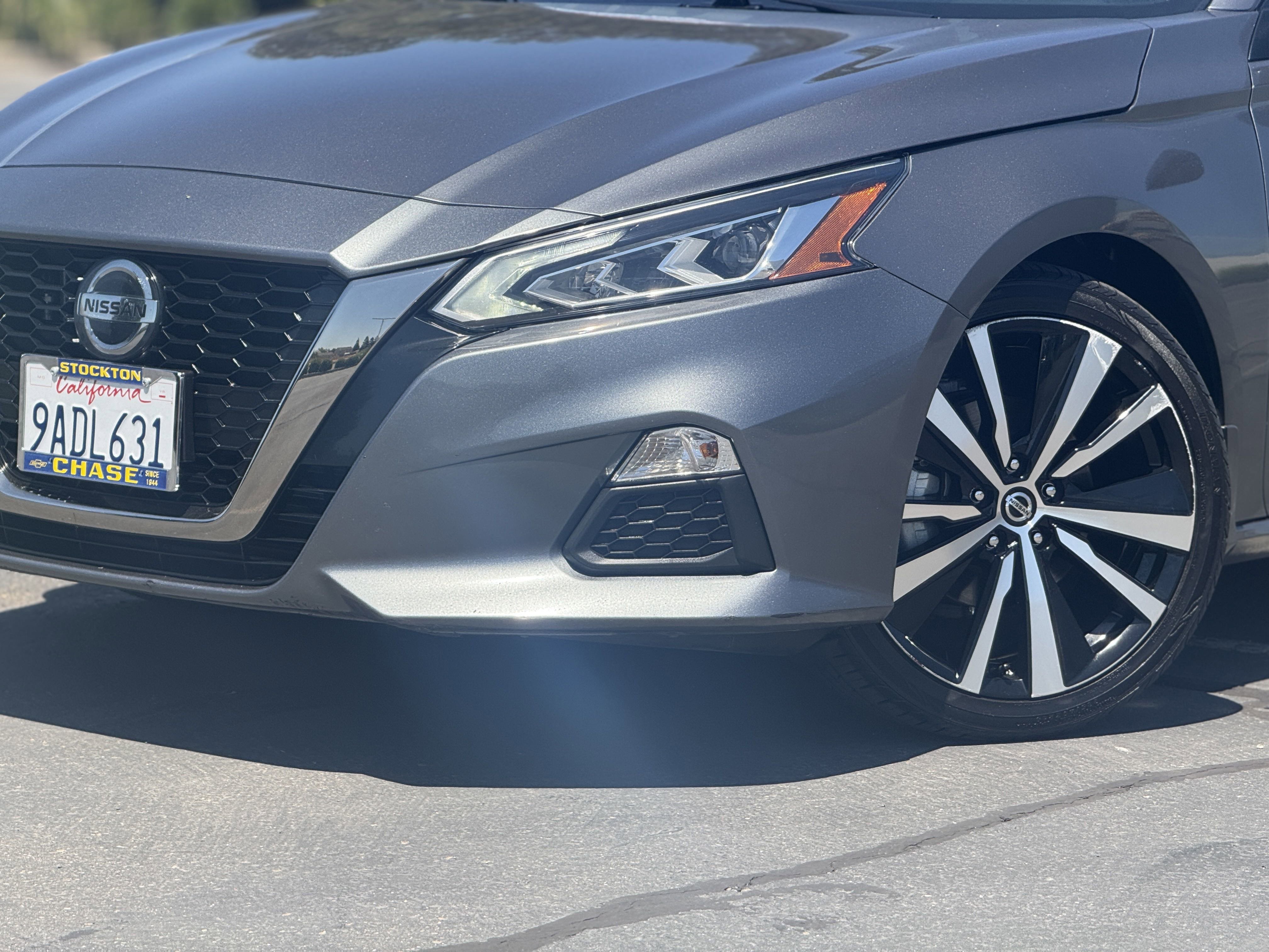 2022 Nissan Altima 2.5 SR photo 3