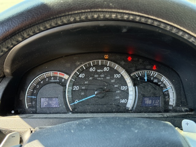 2014 Toyota Camry SE photo 16