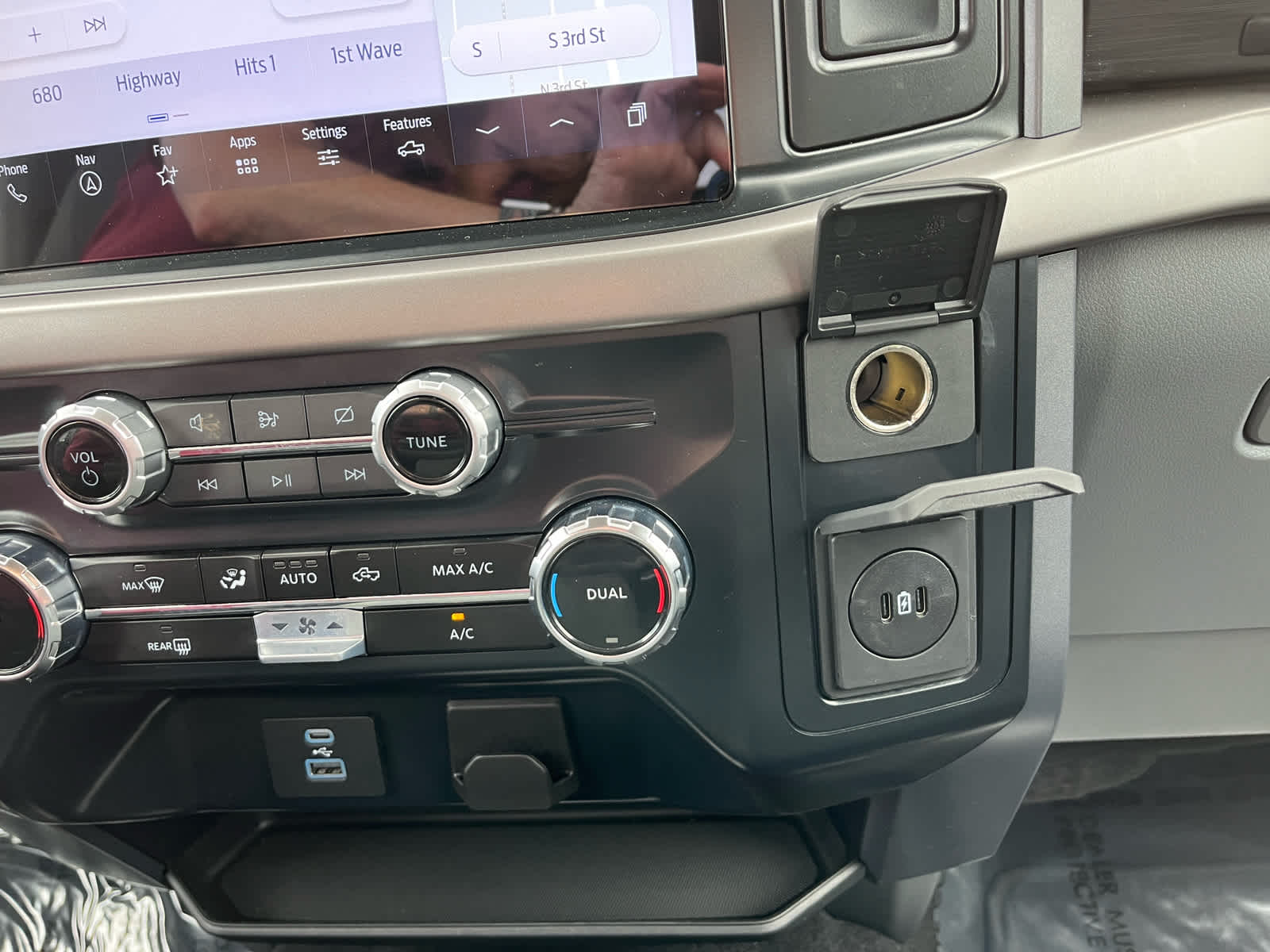 2024 Ford F-150 XLT photo 29