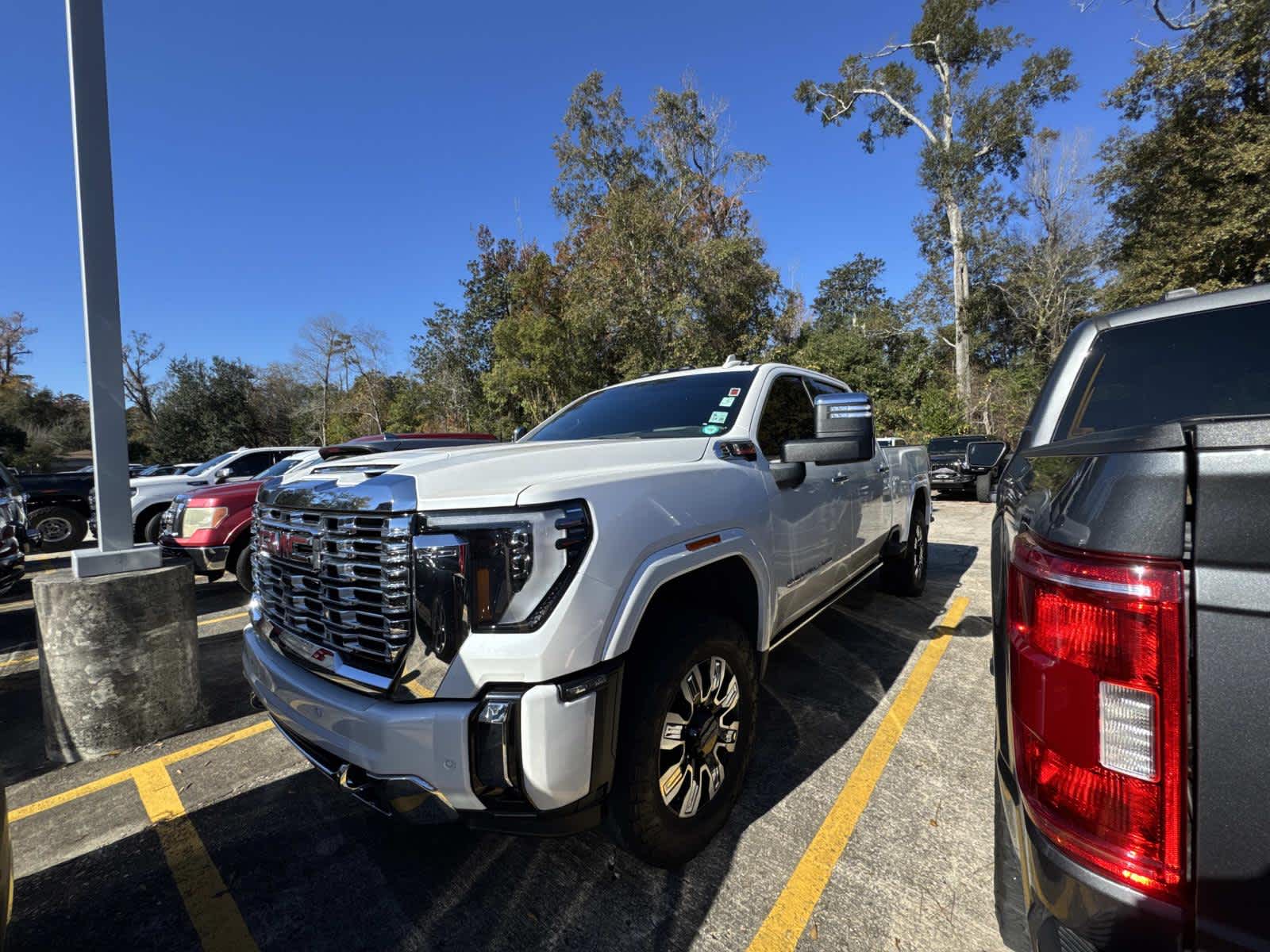 2024 GMC Sierra 2500HD Denali's photo
