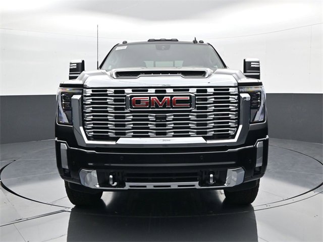 2025 Gmc Sierra 3500 HD Denali photo 2