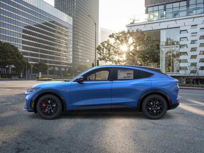 2025 Ford Mustang Mach-E Premium photo 4