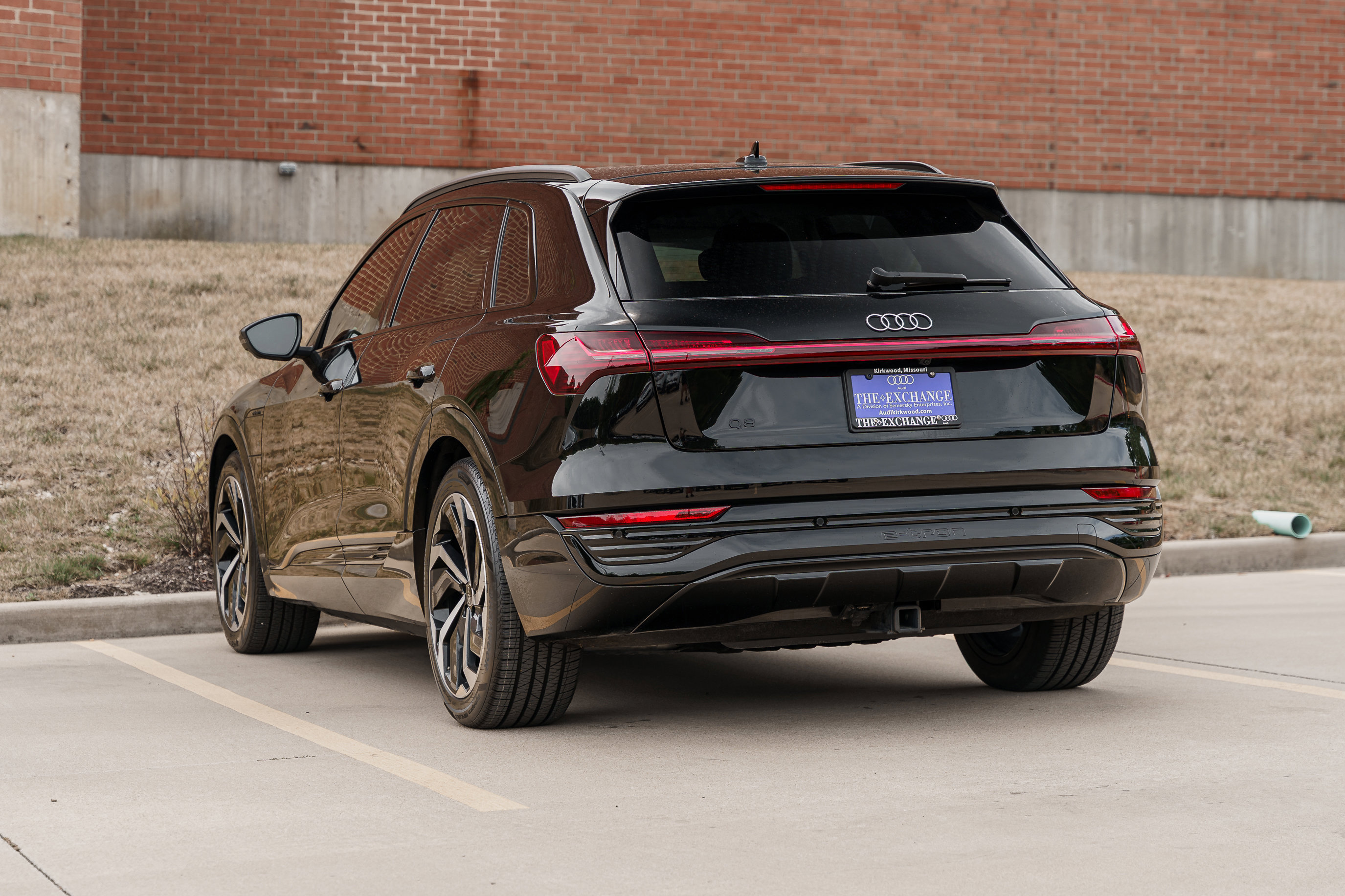2024 Audi Q8 E-tron Prestige photo 5