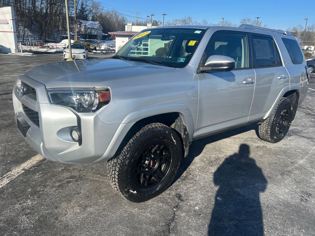 2017 Toyota 4Runner SR5's photo
